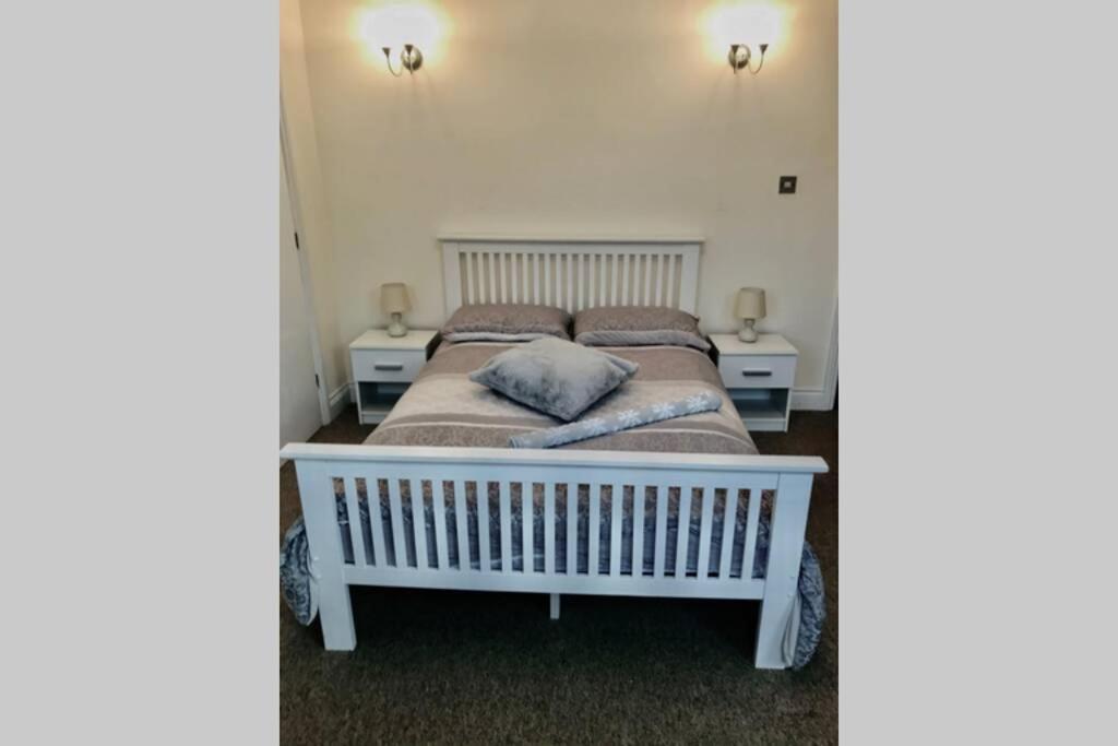 Luxury 2 Beds Apartment By The Sea Bournemouth Exteriér fotografie