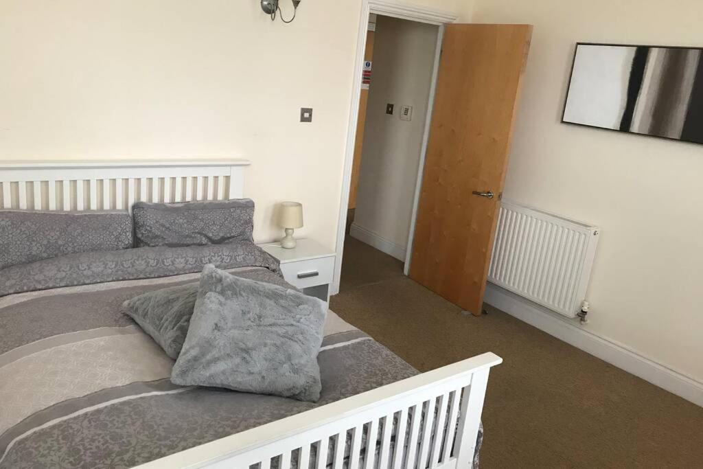 Luxury 2 Beds Apartment By The Sea Bournemouth Exteriér fotografie