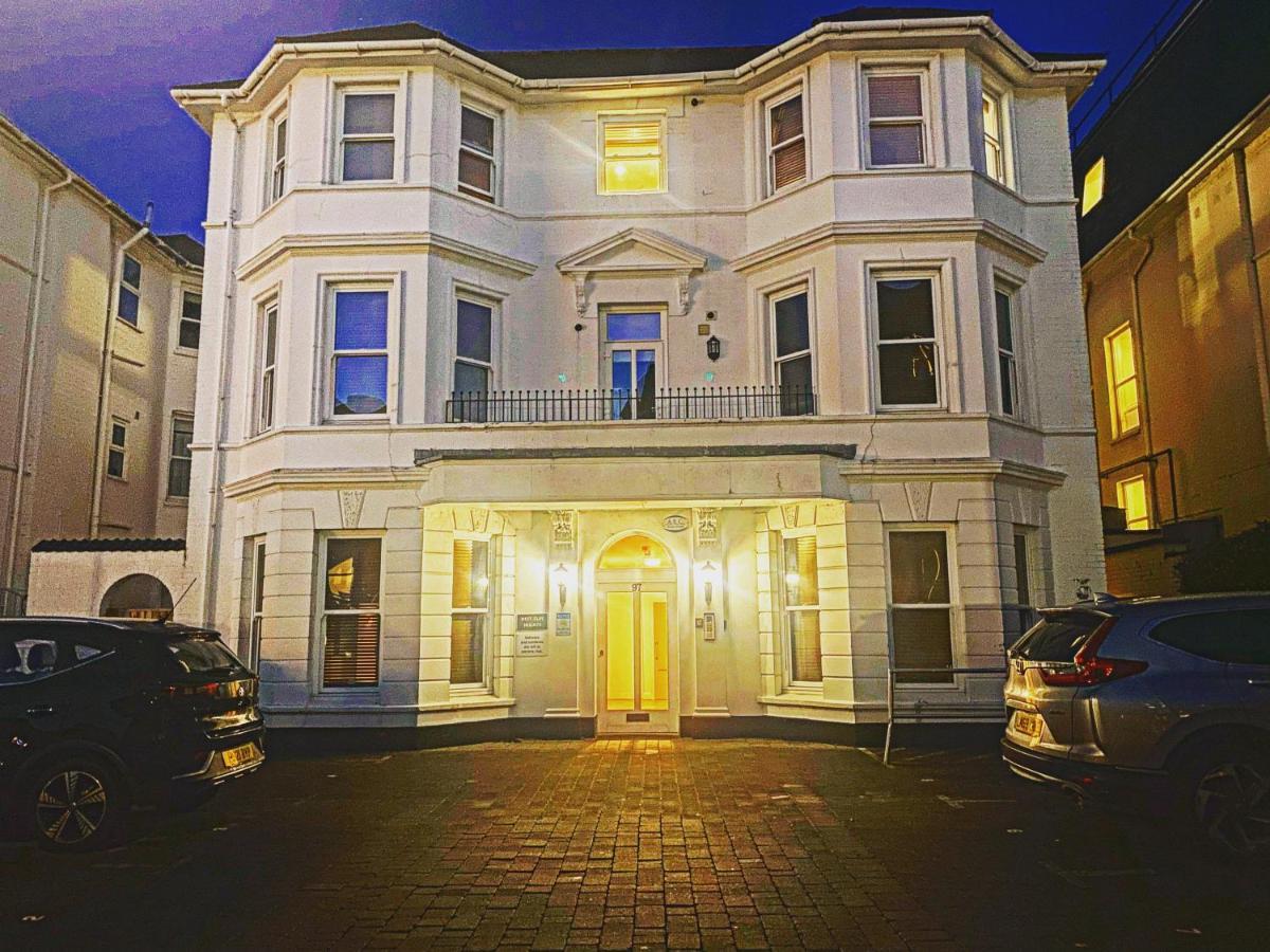 Luxury 2 Beds Apartment By The Sea Bournemouth Exteriér fotografie