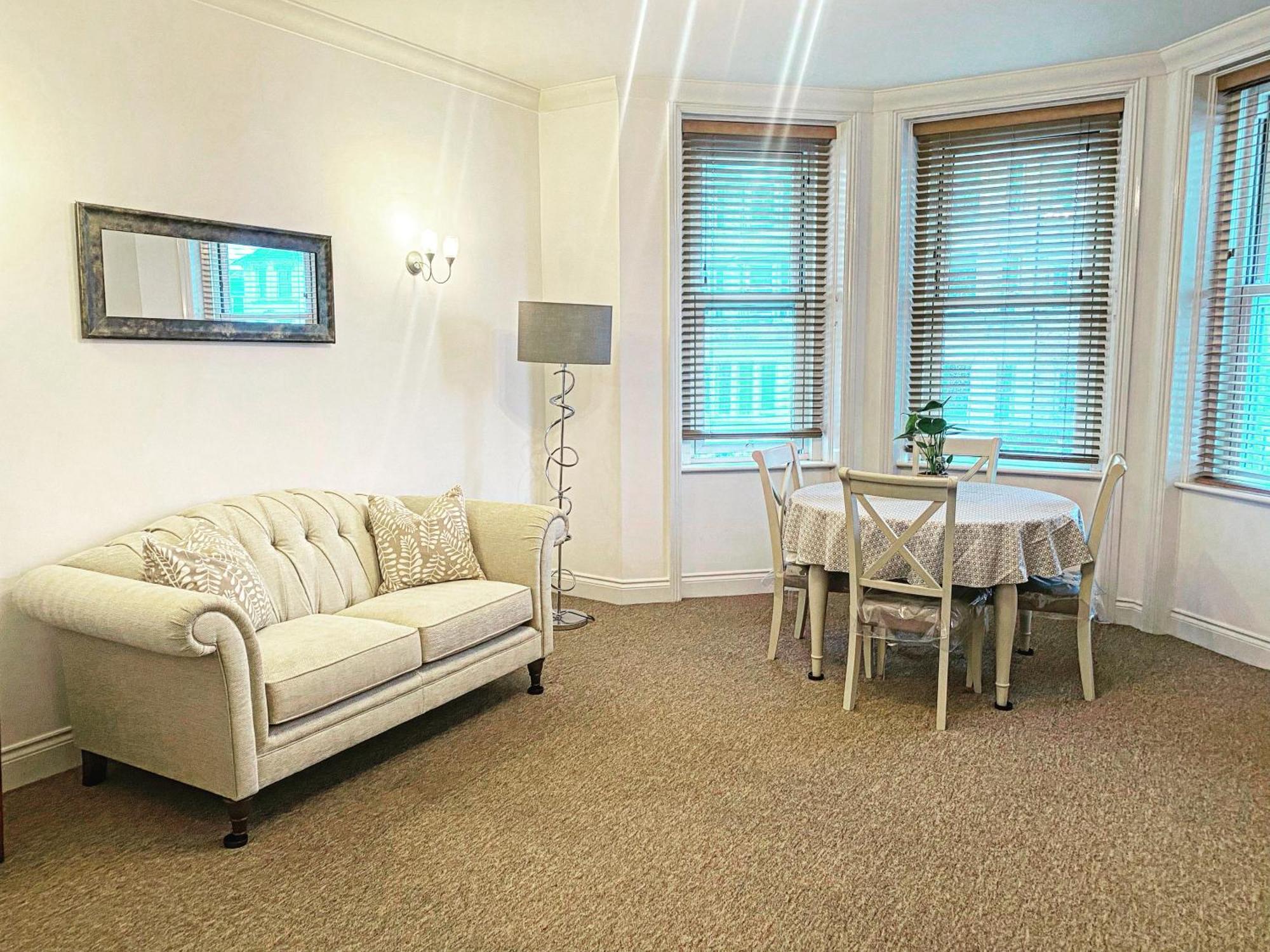 Luxury 2 Beds Apartment By The Sea Bournemouth Exteriér fotografie